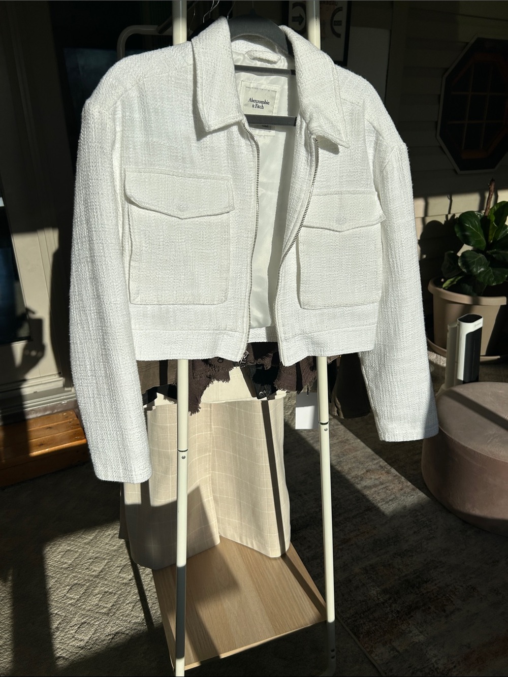 Abercrombie & Fitch White Cropped Textured Jacket